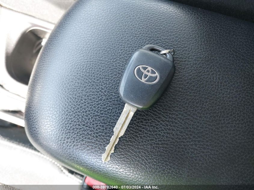 2017 Toyota Rav4 Xle VIN: 2T3RFREV0HW559411 Lot: 39782640