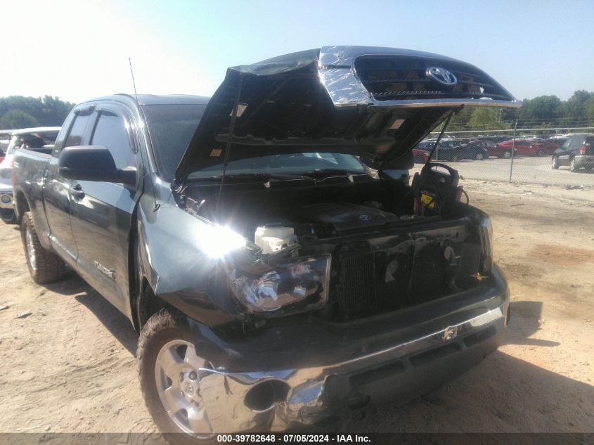 2007 Toyota Tundra Sr5 5.7L V8 VIN: 5TBBV54157S464590 Lot: 39782648
