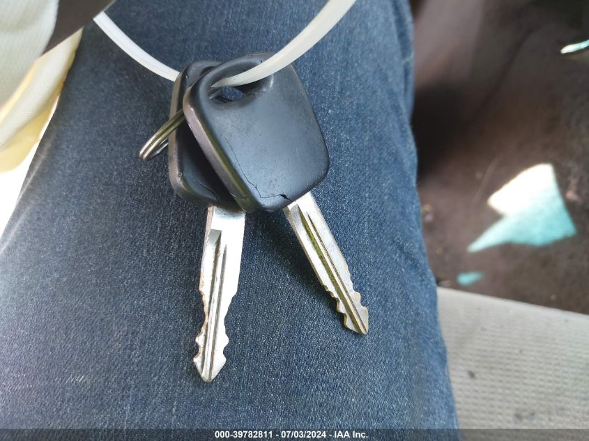 2001 Mercury Grand Marquis Gs VIN: 2MEFM74W31X623622 Lot: 39782811