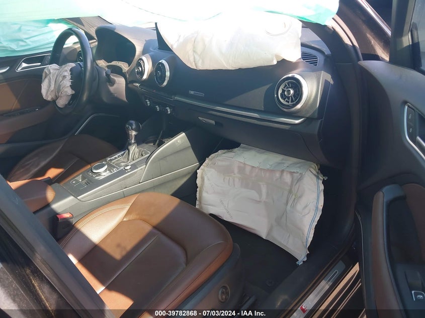 2018 Audi A3 2.0T Premium/2.0T Tech Premium VIN: WAUGUGFF8J1085802 Lot: 39782868