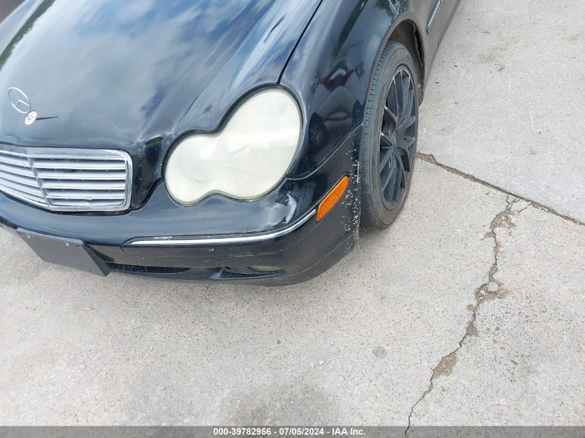 2004 Mercedes-Benz C 240 4Matic VIN: WDBRF81J84F516104 Lot: 39782956