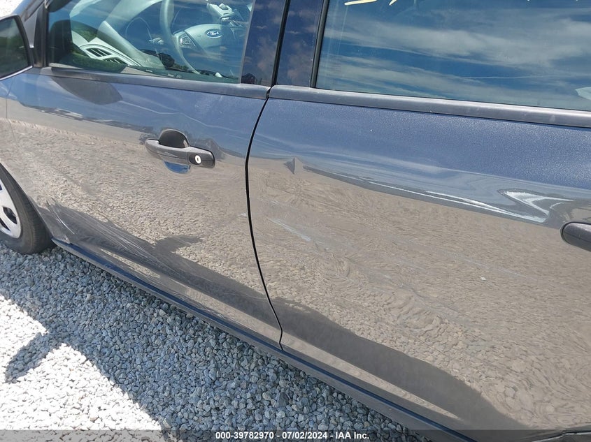 2018 Ford Focus S VIN: 1FADP3E25JL258318 Lot: 39782970