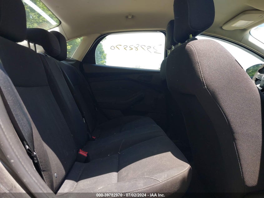 2018 Ford Focus S VIN: 1FADP3E25JL258318 Lot: 39782970