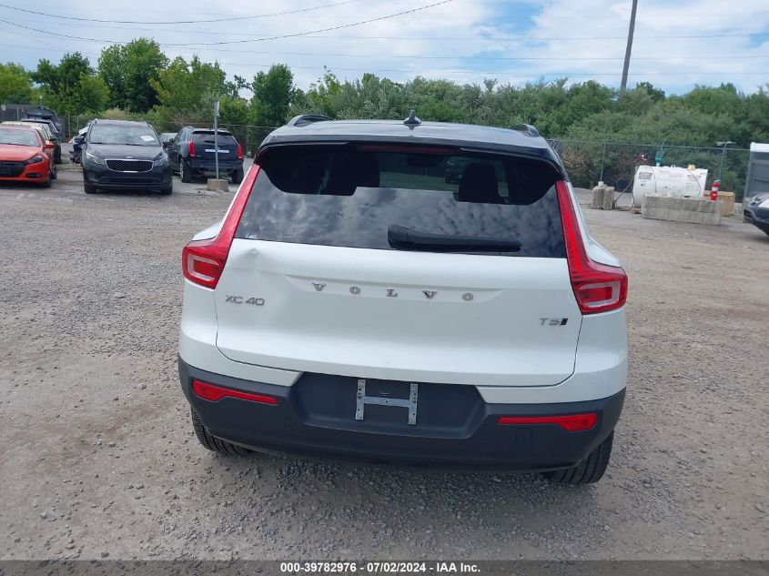 2021 Volvo Xc40 T5 R-Design VIN: YV4162UM1M2407036 Lot: 39782976