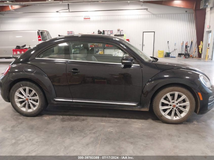 3VWJD7AT2JM703461 2018 Volkswagen Beetle 2.0T Se