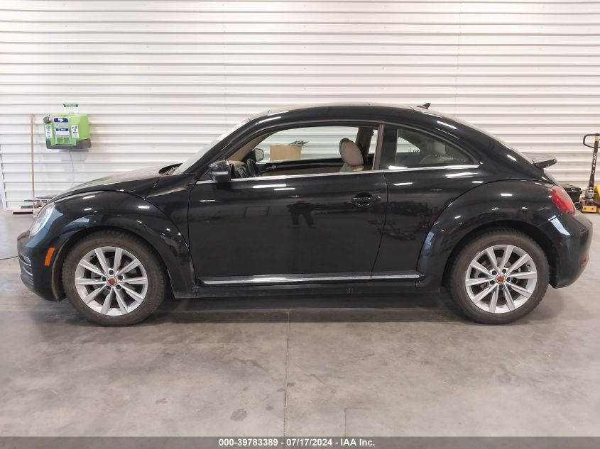 3VWJD7AT2JM703461 2018 Volkswagen Beetle 2.0T Se