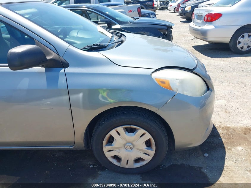 2013 Nissan Versa 1.6 S VIN: 3N1CN7AP0DL882589 Lot: 39784090