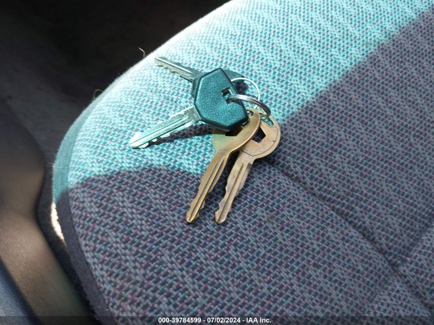 2000 Jeep Cherokee Sport VIN: 1J4FF48S5YL180411 Lot: 39784599