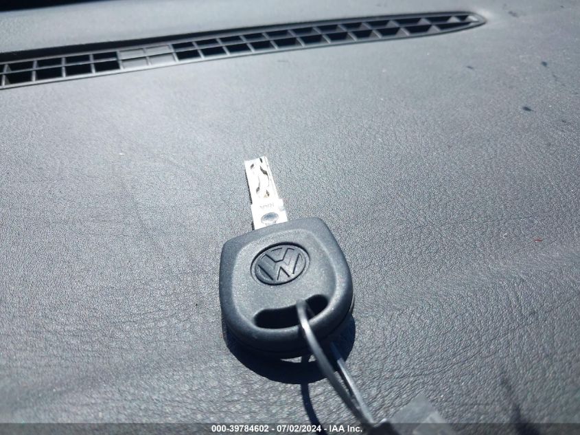 2000 Volkswagen Passat Gls VIN: WVWMA23B6YP218681 Lot: 39784602