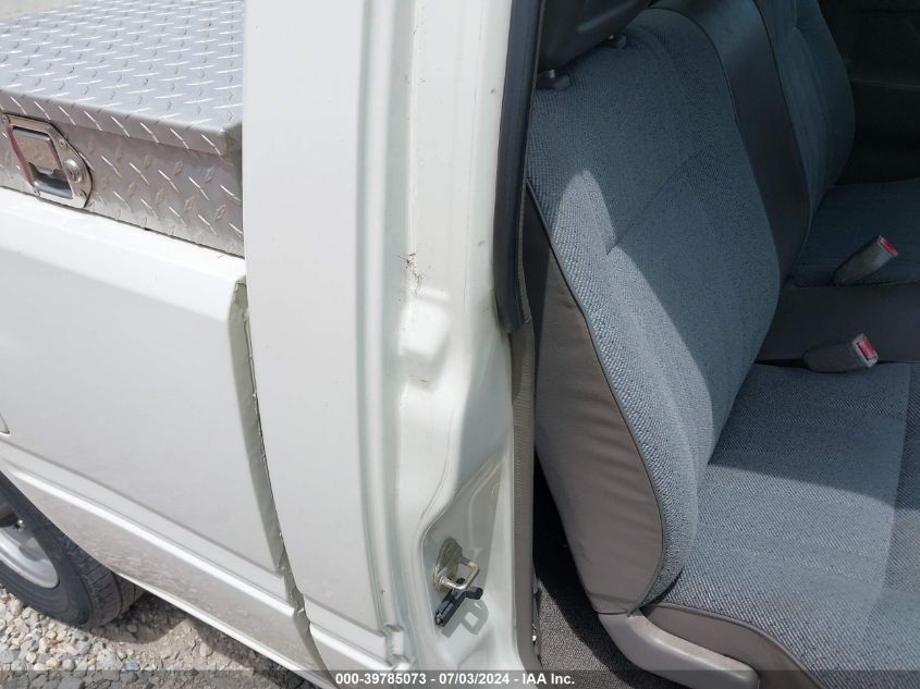 1995 Isuzu Conventional Short Bed VIN: JAACL11L6S7203866 Lot: 39785073