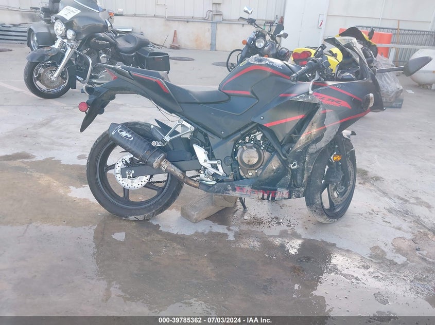 VIN MLHNC515XK5500044 2019 HONDA CBR300 RA