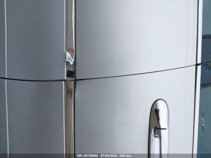 2001 Lincoln Town Car Signature VIN: 1LNHM82W71Y706498 Lot: 39785684