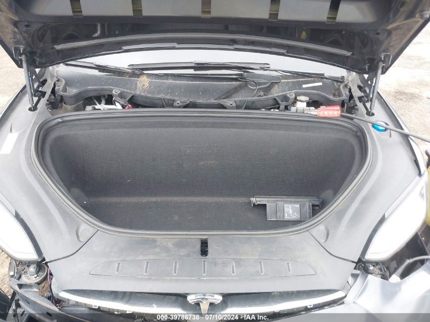 2017 Tesla Model X 100D/75D/90D VIN: 5YJXCBE27HF029682 Lot: 39785738