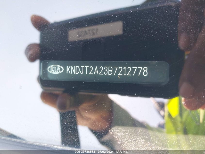 2011 Kia Soul + VIN: KNDJT2A23B7212778 Lot: 39786583