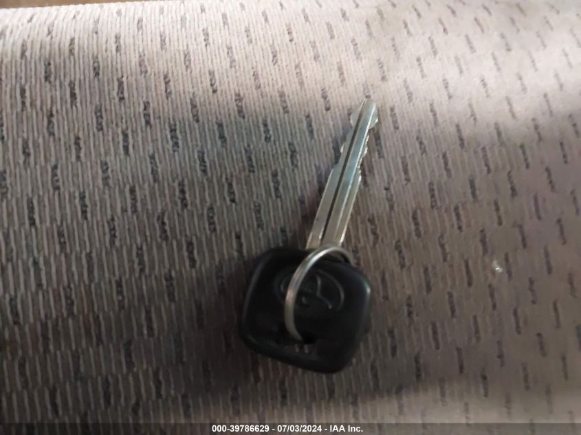 2003 Toyota Camry Le VIN: 4T1BE32K23U204897 Lot: 39786629