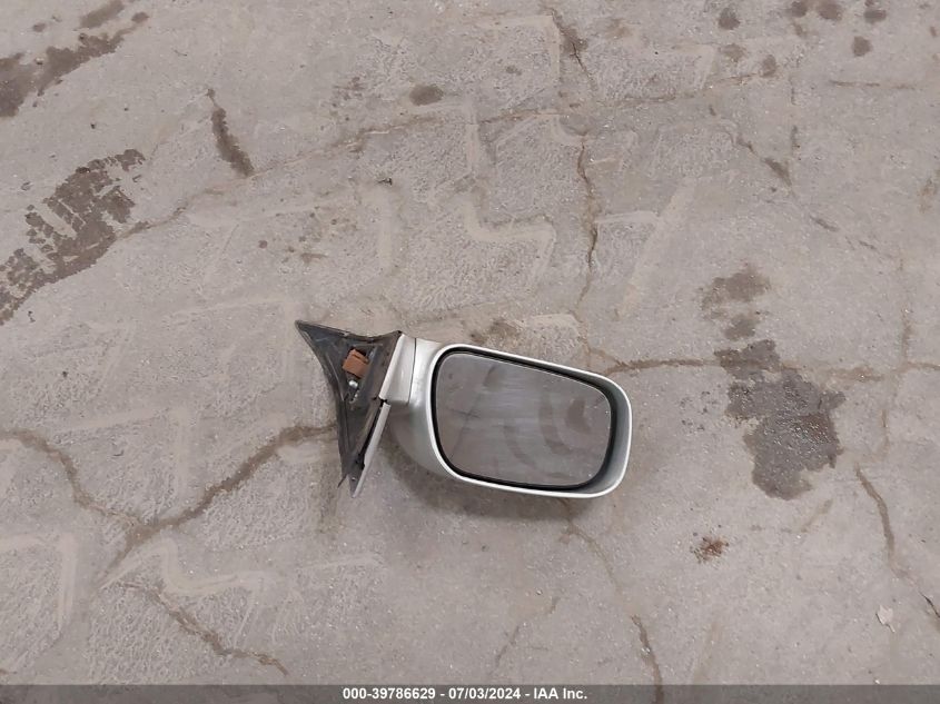 2003 Toyota Camry Le VIN: 4T1BE32K23U204897 Lot: 39786629