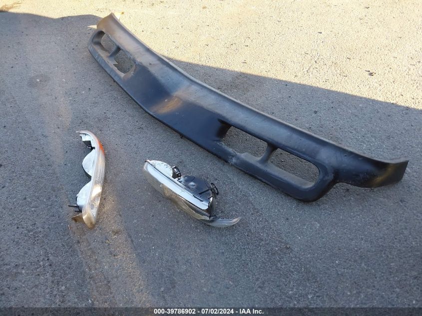 2002 Chevrolet Tahoe Ls VIN: 1GNEC13V32R292419 Lot: 39786902