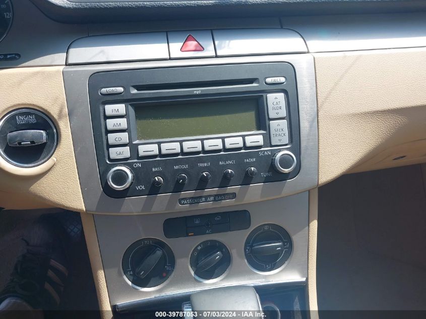 2008 Volkswagen Passat Komfort VIN: WVWAK73C78E129123 Lot: 39787053