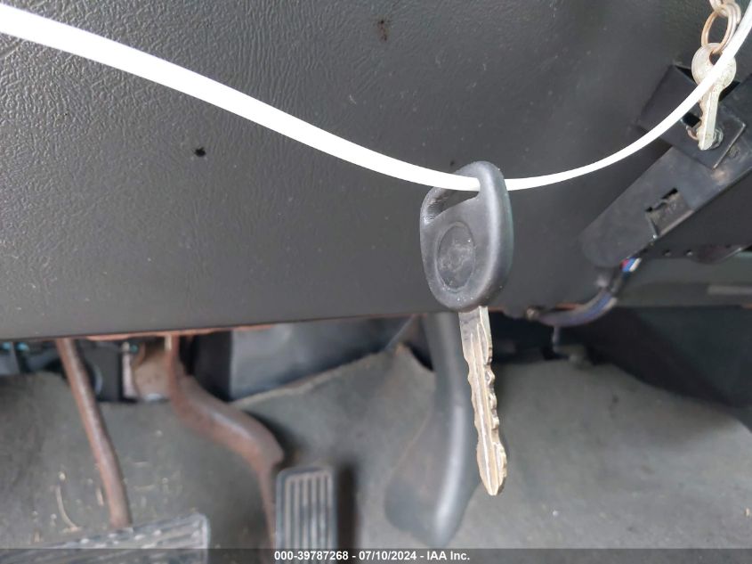 2004 GMC Sierra 1500 C1500 VIN: 2GTEC19V541323164 Lot: 39787268