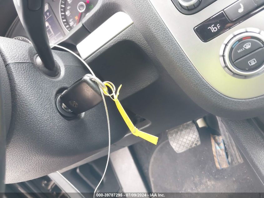 2013 Volkswagen Eos Komfort VIN: WVWBW8AH6DV006713 Lot: 39787295