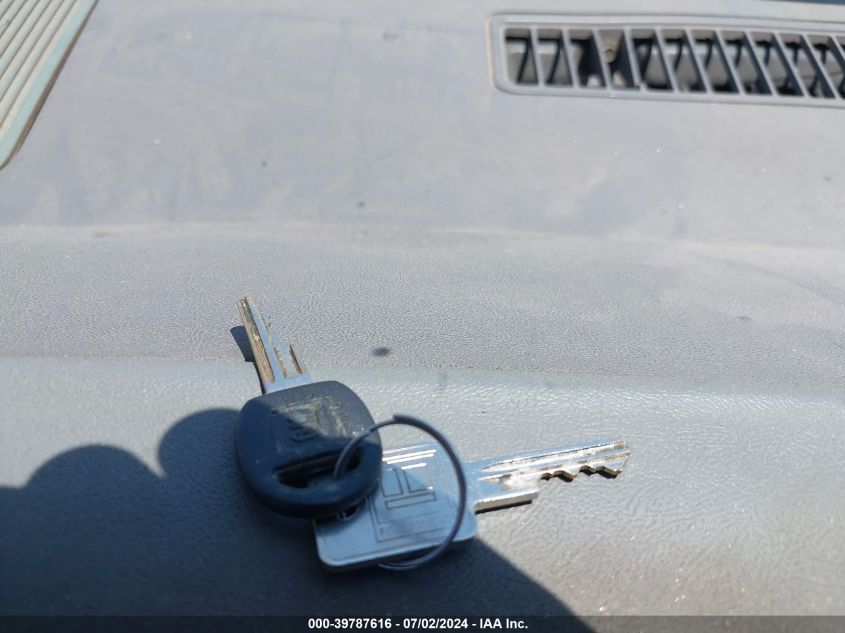 1994 Chevrolet Gmt-400 C1500 VIN: 2GCEC19K1R1236469 Lot: 39787616