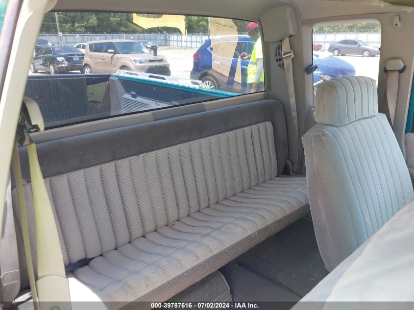 1994 Chevrolet Gmt-400 C1500 VIN: 2GCEC19K1R1236469 Lot: 39787616