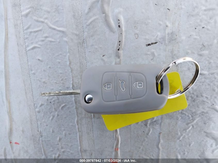 2012 Kia Soul VIN: KNDJT2A53C7376723 Lot: 39787842