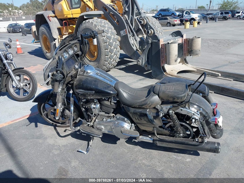 2023 HARLEY-DAVIDSON FLHX - 1HD1KBC20PB602188