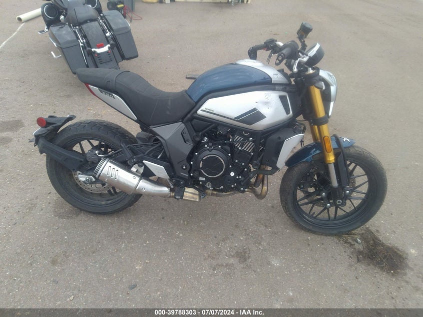 VIN LCEPEWL17N6000881 2022 CF MOTO 700 CL-X