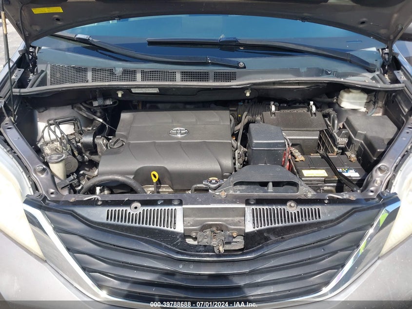 2011 Toyota Sienna Le V6 VIN: 5TDKK3DC8BS123098 Lot: 39788688