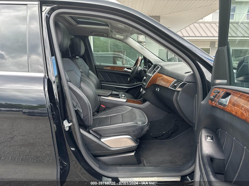 2013 MERCEDES-BENZ GL 550 4MATIC - 4JGDF7DE0DA120150