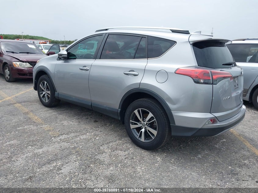 VIN 2T3WFREV8JW521336 2018 TOYOTA RAV4 XLE