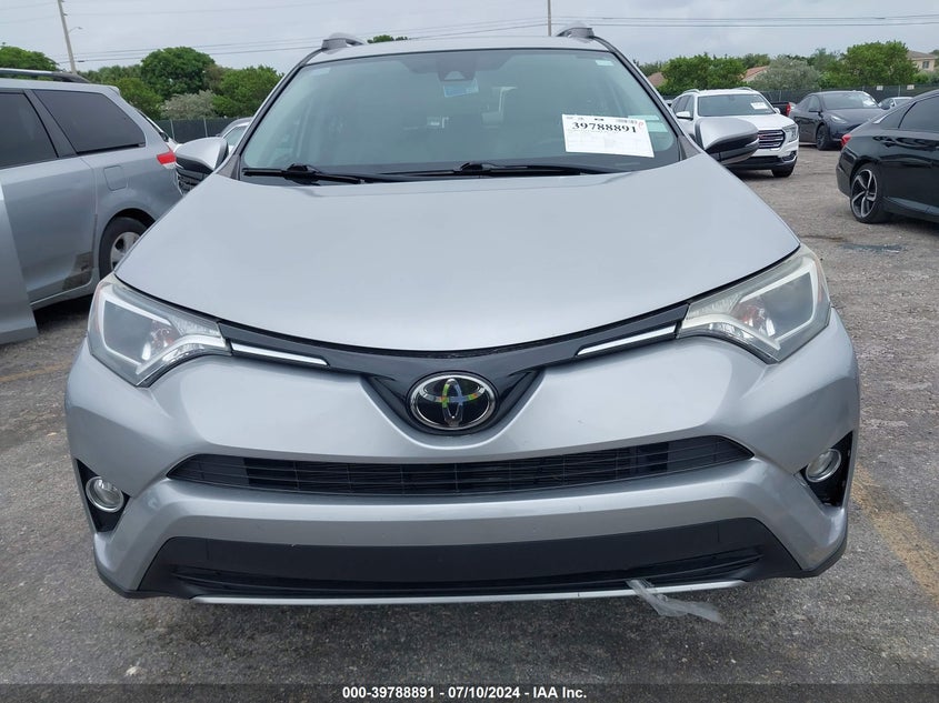 VIN 2T3WFREV8JW521336 2018 TOYOTA RAV4 XLE