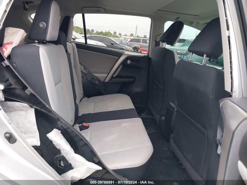 VIN 2T3WFREV8JW521336 2018 TOYOTA RAV4 XLE