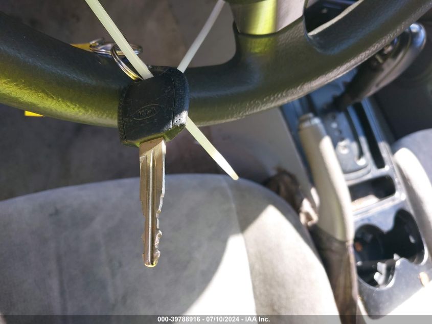 2004 Kia Sorento Ex/Lx VIN: KNDJD733245227058 Lot: 39788916