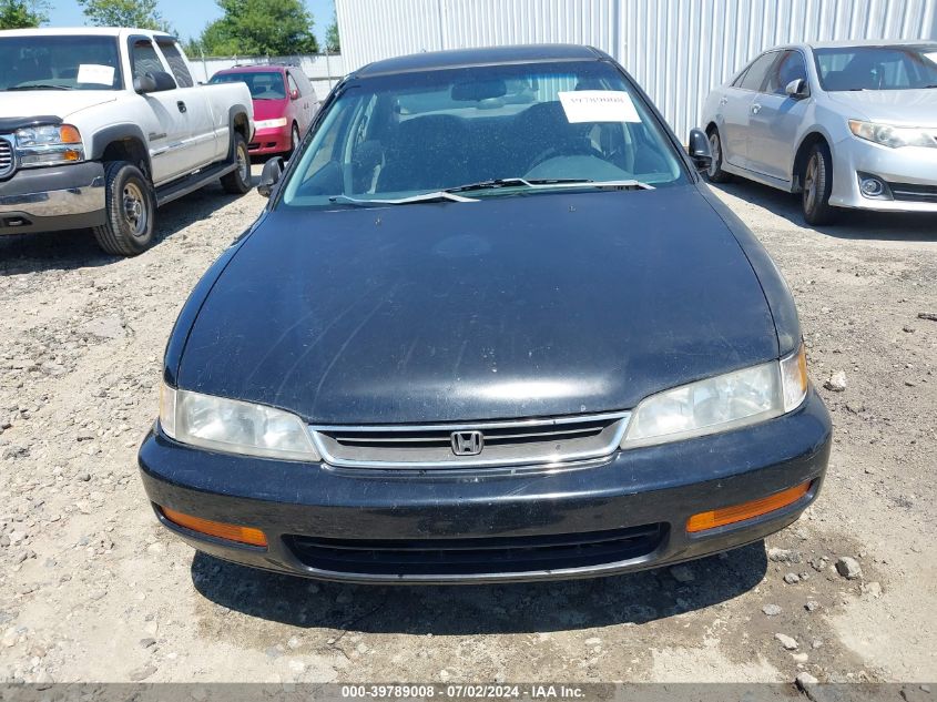 1996 Honda Accord Lx/Ex VIN: 1HGCD5635TA138925 Lot: 39789008