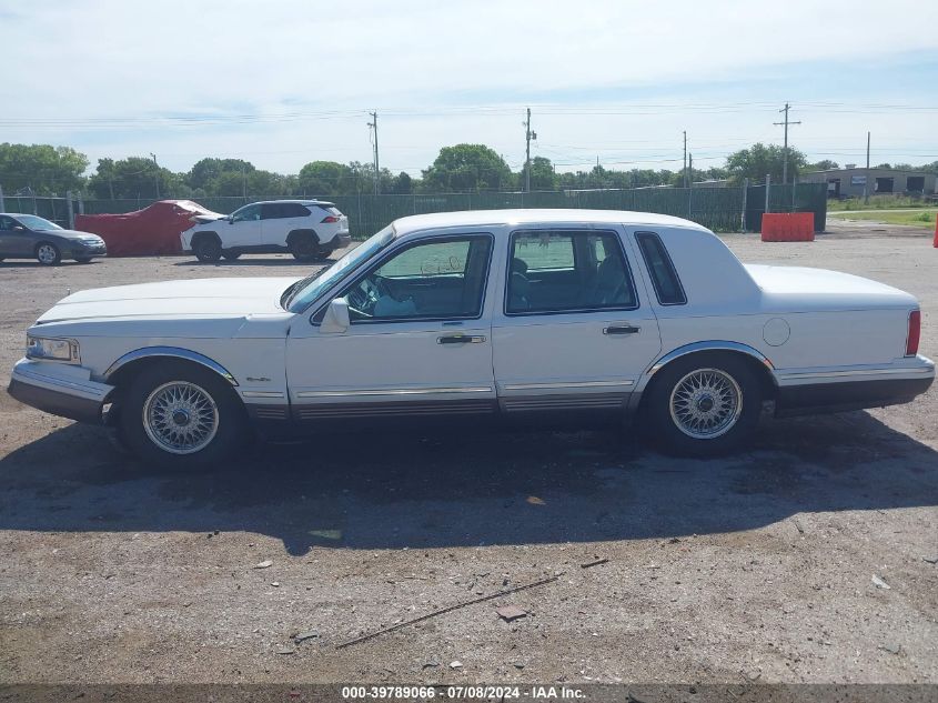 1997 Lincoln Town Car Signature VIN: 1LNLM82W8VY623369 Lot: 39789066