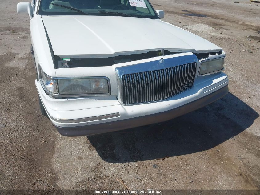 1997 Lincoln Town Car Signature VIN: 1LNLM82W8VY623369 Lot: 39789066