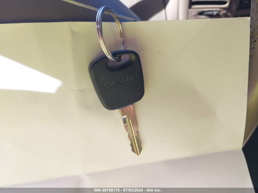 2001 Ford F-150 Lariat/Xl/Xlt VIN: 1FTRX18L01NB81046 Lot: 39789175