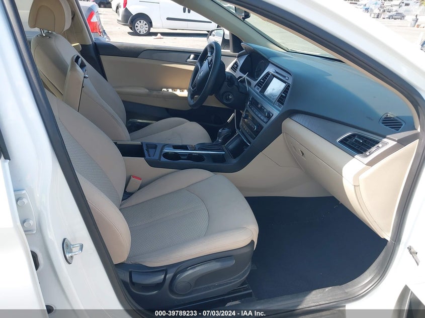 VIN 5NPE24AF7HH497704 2017 HYUNDAI SONATA SE