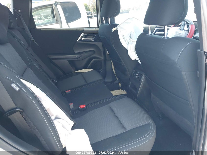 2024 Mitsubishi Outlander Es VIN: JA4J3UA80RZ032408 Lot: 39789323