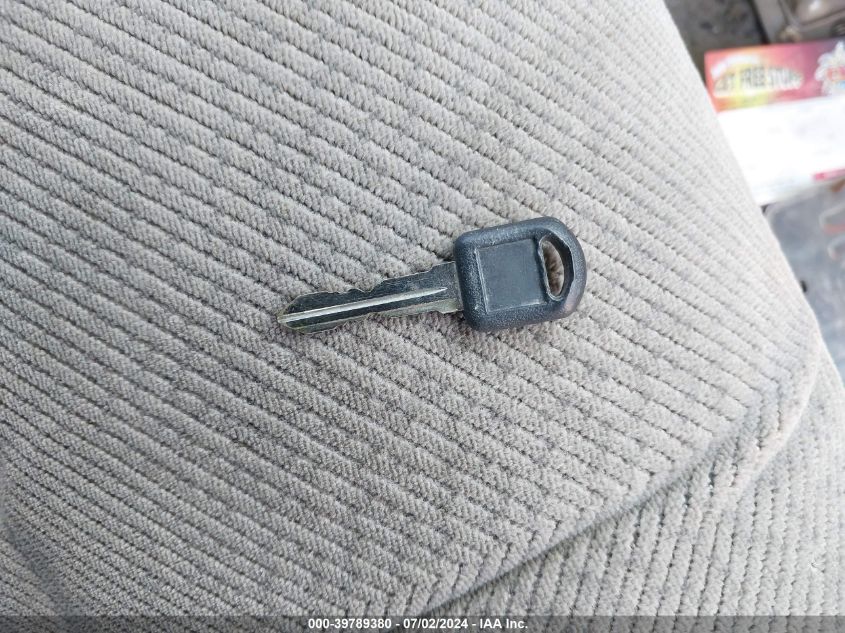 1996 Chevrolet Gmt-400 K1500 VIN: 2GCEK19R4T1101316 Lot: 39789380