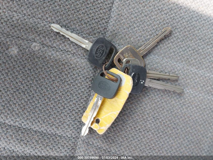 2000 Toyota Tundra Sr5 V8 VIN: 5TBBT4413YS069339 Lot: 39789698