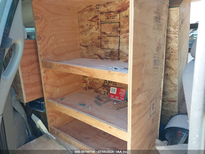 2001 Chrysler Town & Country Lx VIN: 2C4GP44381R227949 Lot: 39789700