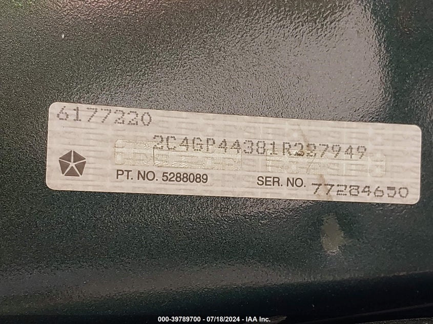 2001 Chrysler Town & Country Lx VIN: 2C4GP44381R227949 Lot: 39789700