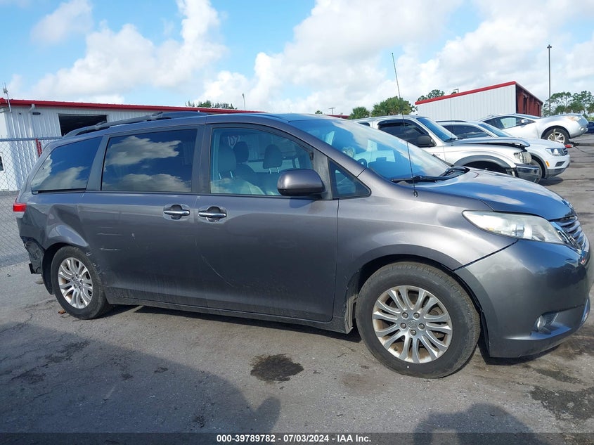 2014 Toyota Sienna Xle V6 8 Passenger VIN: 5TDYK3DC3ES424117 Lot: 39789782