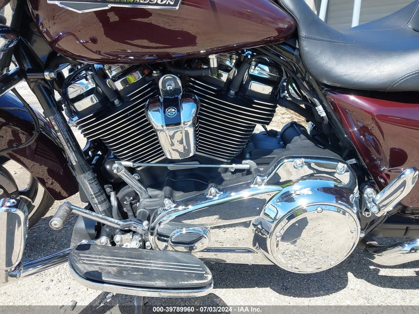 2022 HARLEY-DAVIDSON FLHX - 1HD1KBC17NB633605