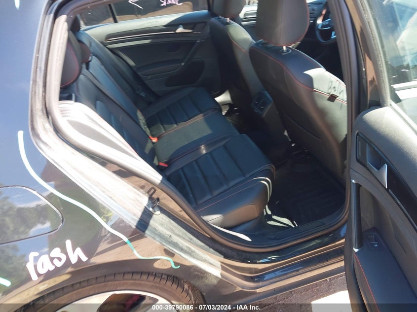 2016 VOLKSWAGEN GOLF GTI S/SE/AUTOBAHN - 3VW5T7AU0GM029350