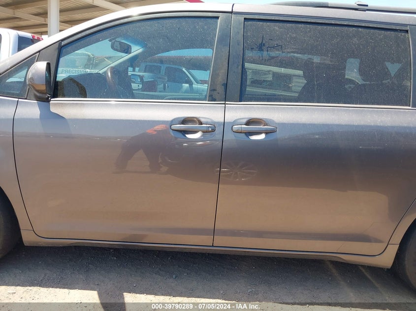 2015 Toyota Sienna Le 8 Passenger VIN: 5TDKK3DC3FS581556 Lot: 39790289