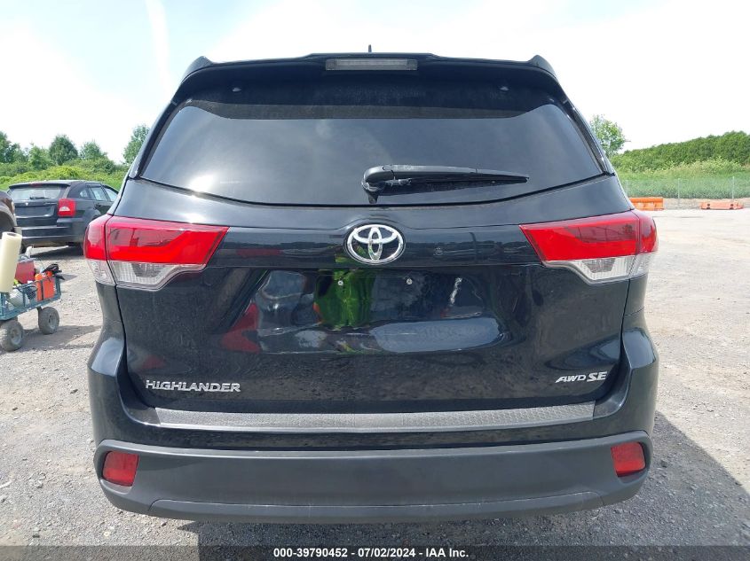 2018 Toyota Highlander Se VIN: 5TDJZRFHXJS900270 Lot: 39790452